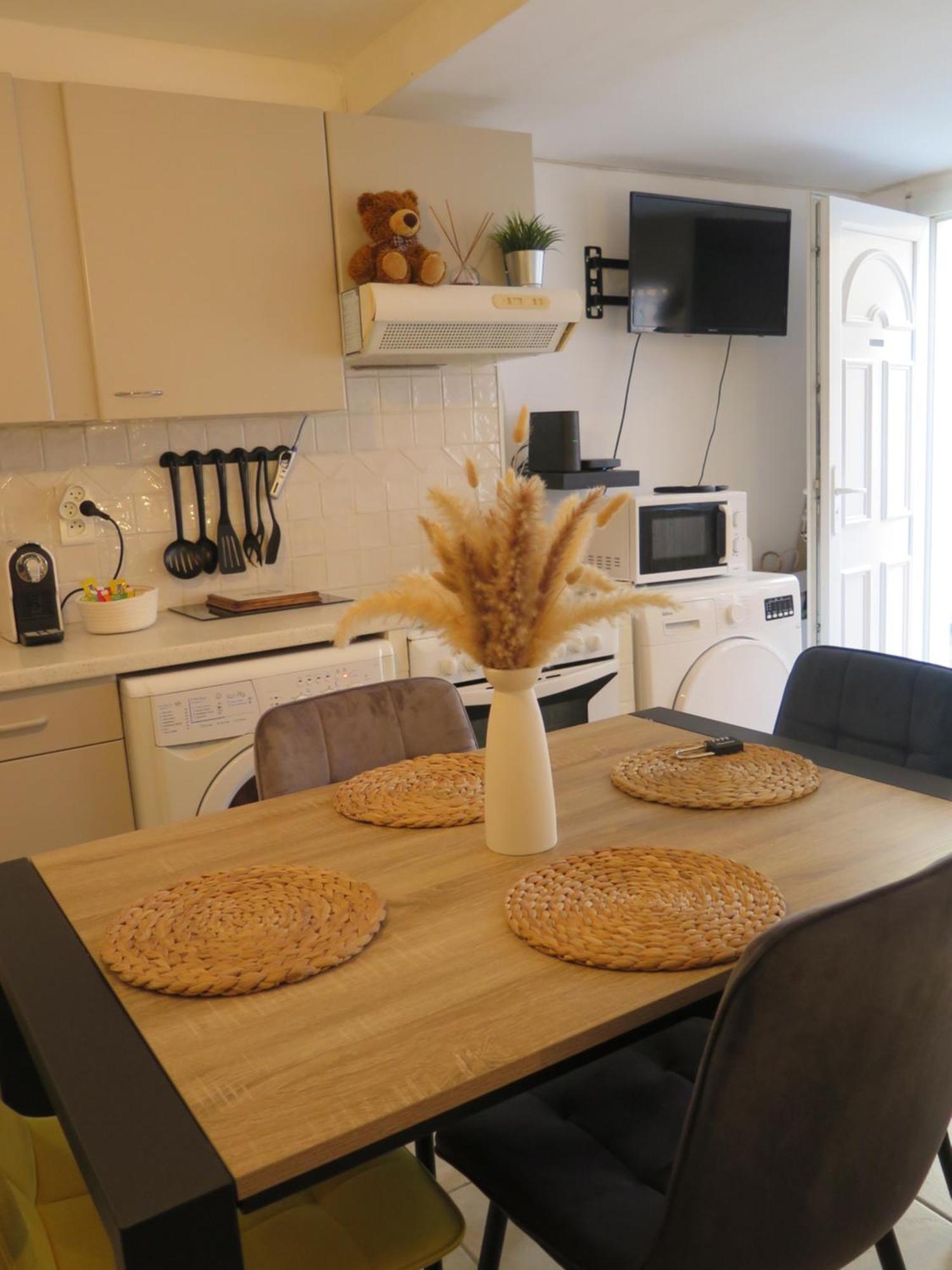 Apartment Maison De Village A 35 M Du Bord De Marseille